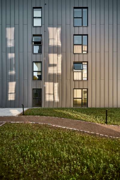 Aufregende Dachkonstruktion, eingedeckt mit DS Nordic Klickfalz, Udsigten – Vester Ringvej 45, 8600 Silkeborg, Dänemark